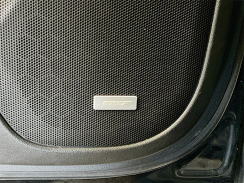 Used 2019 GMC Acadia SLT image 18