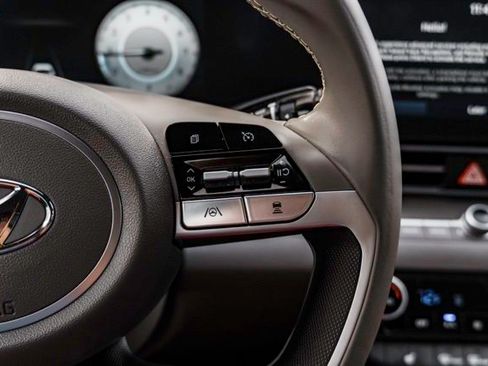 Certified 2023 Hyundai Elantra SEL w/ Convenience Package image 13