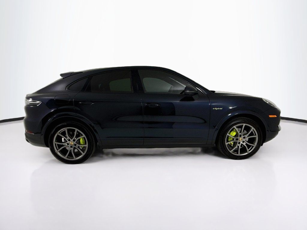 Certified 2023 Porsche Cayenne Platinum Edition AWD/4WD image 8