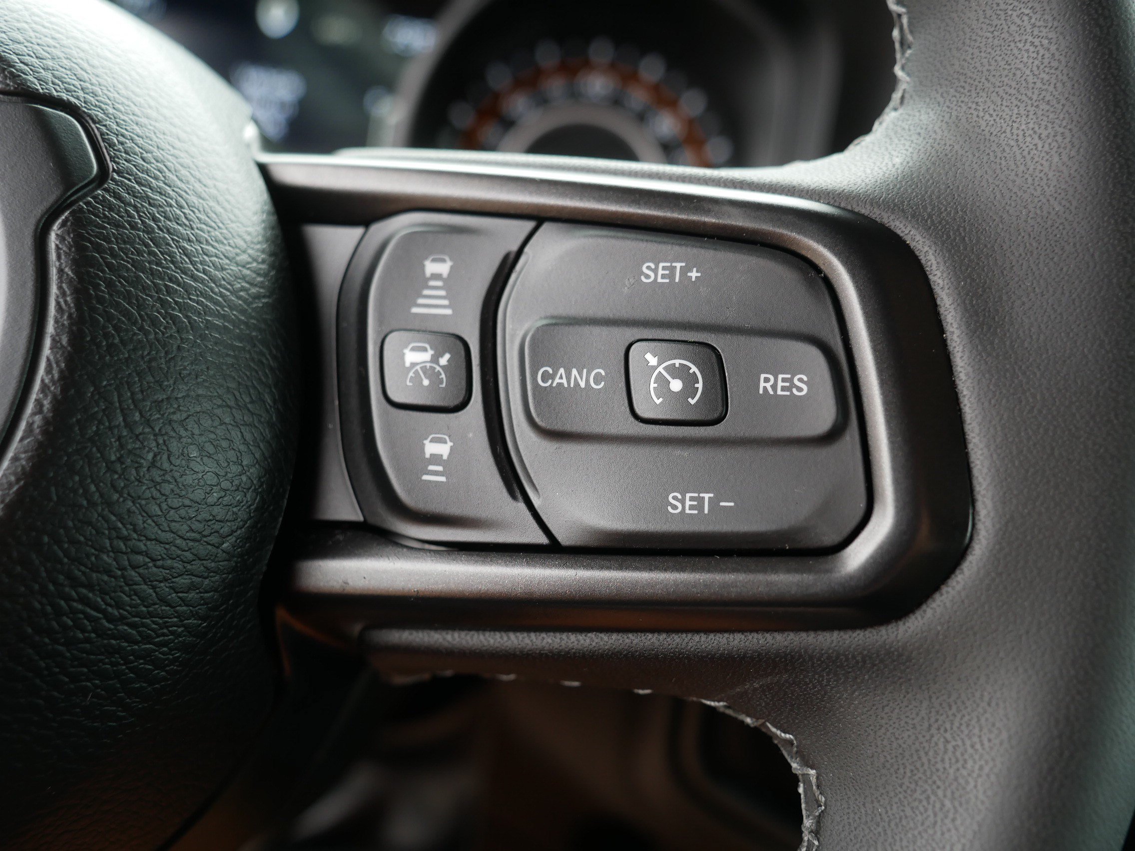 Used 2025 Jeep Gladiator Sport AWD/4WD image 29