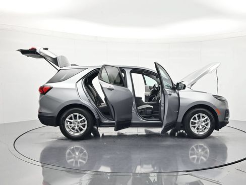 Used 2023 Chevrolet Equinox LS w/ LS Convenience Package FWD image 47