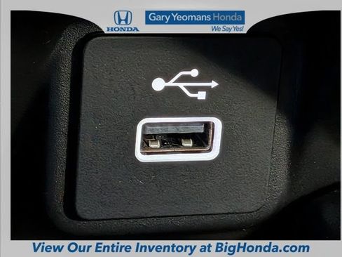 Certified 2025 Honda HR-V Sport image 29