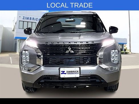 Used 2023 Mitsubishi Outlander SE Black Edition image 2