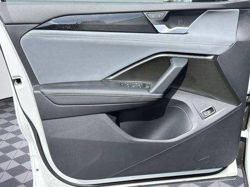 New 2026 Volkswagen Tiguan SE R-Line AWD/4WD image 12