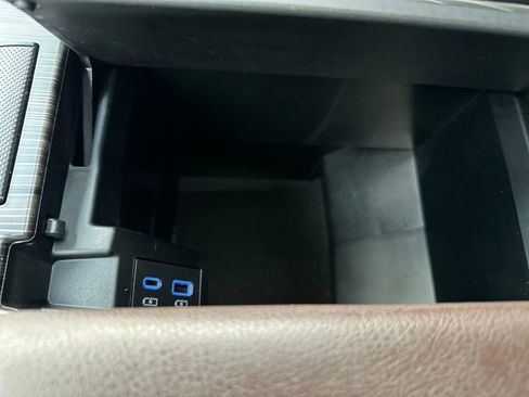 Used 2021 Toyota Sienna Platinum image 28