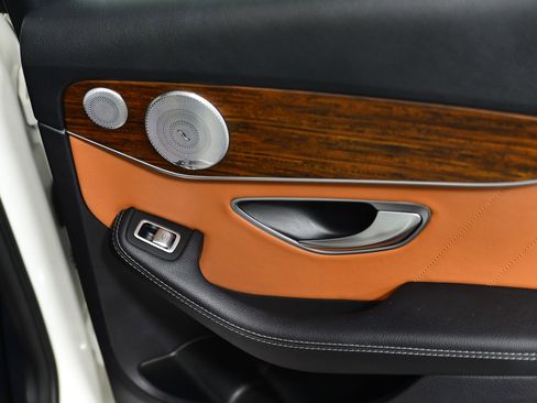 Used 2019 Mercedes-Benz C 300 4MATIC Sedan image 17