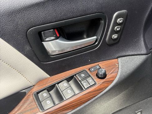 Used 2017 Toyota Sienna Limited Premium FWD image 18