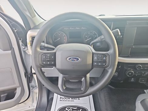 New 2026 Ford F250 XL w/ XL Chrome Package image 12