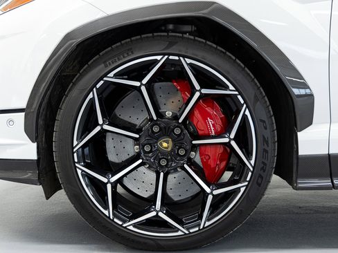 Used 2024 Lamborghini Urus Performante image 16