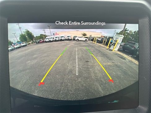 Used 2022 Jeep Wrangler Unlimited Sahara w/ Cold Weather Group image 18