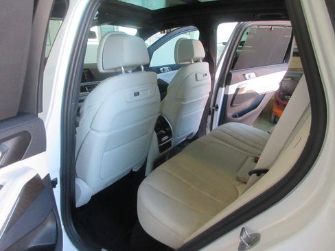 Used 2022 BMW X5 xDrive45e AWD/4WD image 43