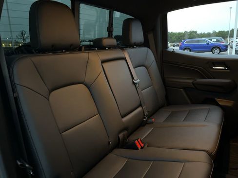 Used 2023 Chevrolet Colorado LT w/ LT Convenience Package III image 28