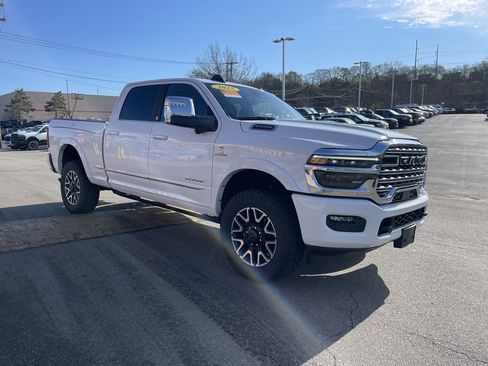 Used 2025 RAM 2500 Limited AWD/4WD image 6