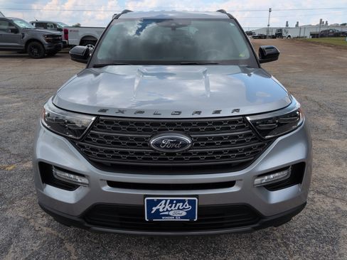 Certified 2022 Ford Explorer XLT w/ Equipment Group 202A RWD image 7