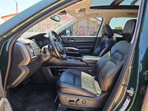 Used 2022 Nissan Pathfinder Platinum w/ Cargo Package FWD image 13