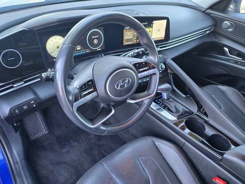 Used 2023 Hyundai Elantra Limited FWD image 12