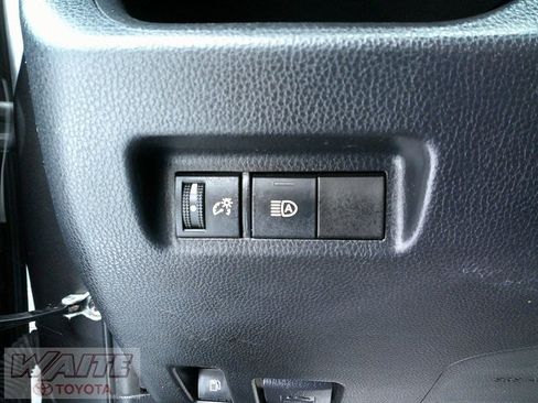 Used 2021 Toyota RAV4 LE image 20