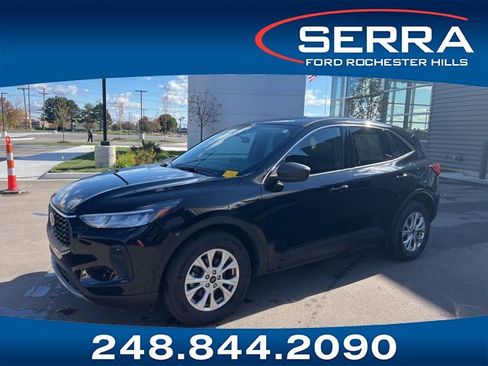Used 2023 Ford Escape Active image 1