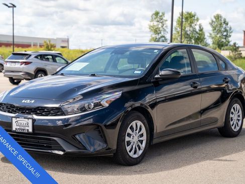 Used 2024 Kia Forte LX image 3