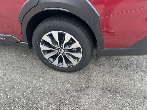 Used 2025 Subaru Outback Limited image 9