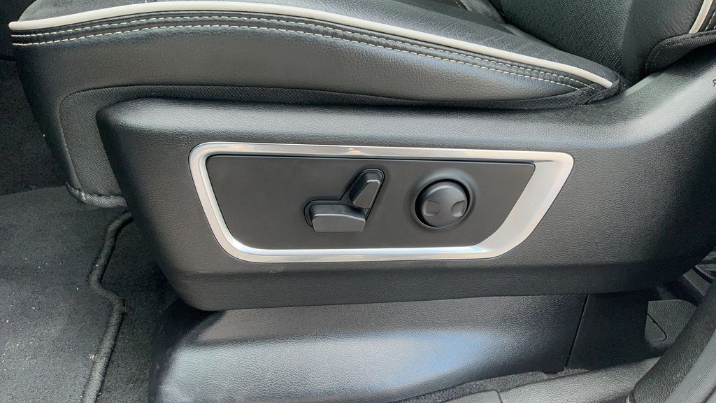 Used 2026 RAM 1500 Laramie AWD/4WD image 19