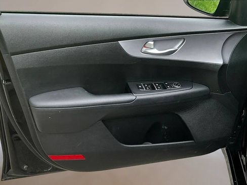 Used 2024 Kia Forte LXS FWD image 18
