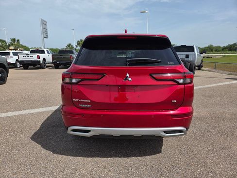 Used 2024 Mitsubishi Outlander SE Black Edition AWD/4WD image 6
