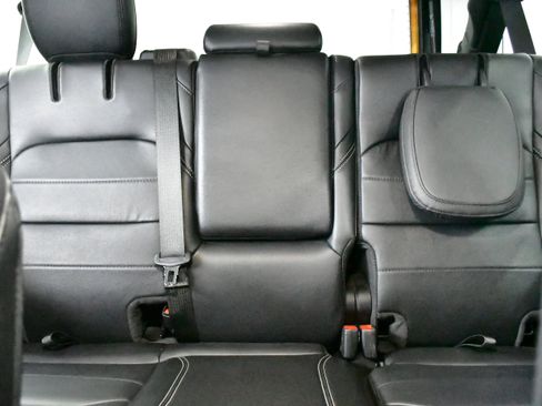 Used 2022 Jeep Wrangler Unlimited Sahara w/ Cold Weather Group image 15