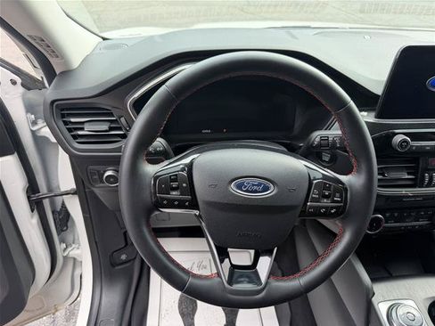 Certified 2022 Ford Escape SEL w/ SEL Stealth AWD Package image 23