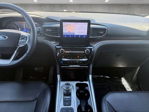Used 2021 Ford Explorer Limited w/ Equipment Group 301A image 3