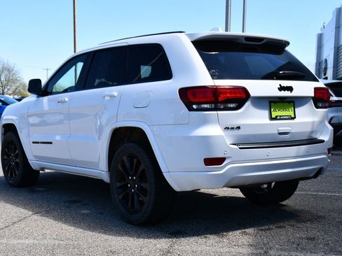 Used 2020 Jeep Grand Cherokee Altitude image 4
