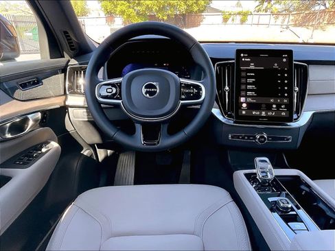 New 2026 Volvo XC90 T8 Plus w/ Protection Package Premier image 15