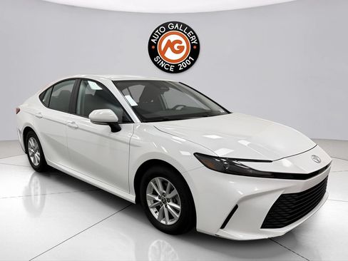 Used 2025 Toyota Camry LE FWD image 1