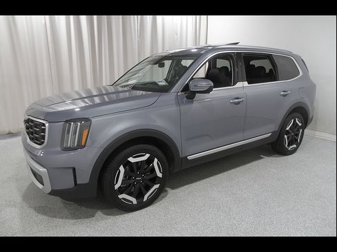 Used 2024 Kia Telluride S w/ S Sunroof Package AWD/4WD image 3