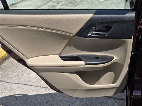 Used 2015 Honda Accord EX-L image 31