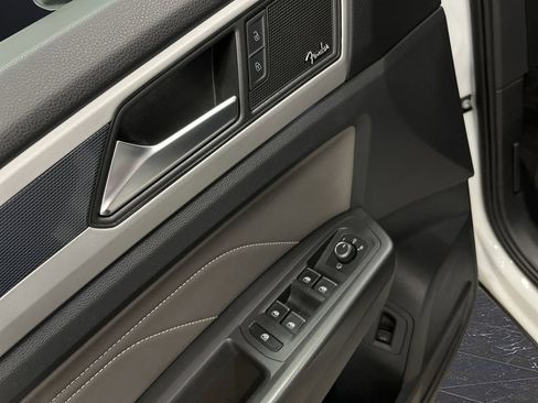 Used 2022 Volkswagen Atlas Cross Sport SEL Premium R-Line image 30