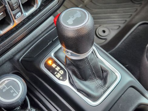 Used 2022 Jeep Wrangler Unlimited Sport image 12