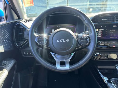 Used 2023 Kia Soul EX image 8