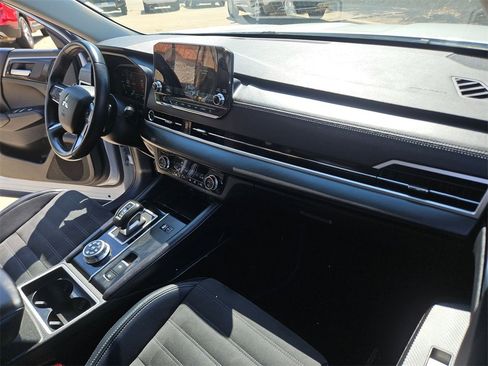 Used 2023 Mitsubishi Outlander SE image 31
