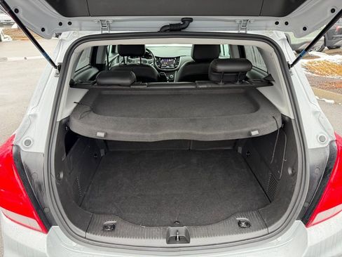 Used 2022 Chevrolet Trax LT w/ LT Convenience Package image 19