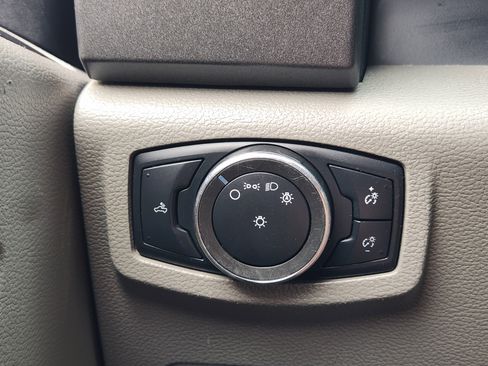 Used 2022 Ford F250 XL w/ Power Equipment Group image 20