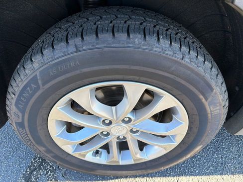 Used 2020 Hyundai Santa Fe SEL image 17