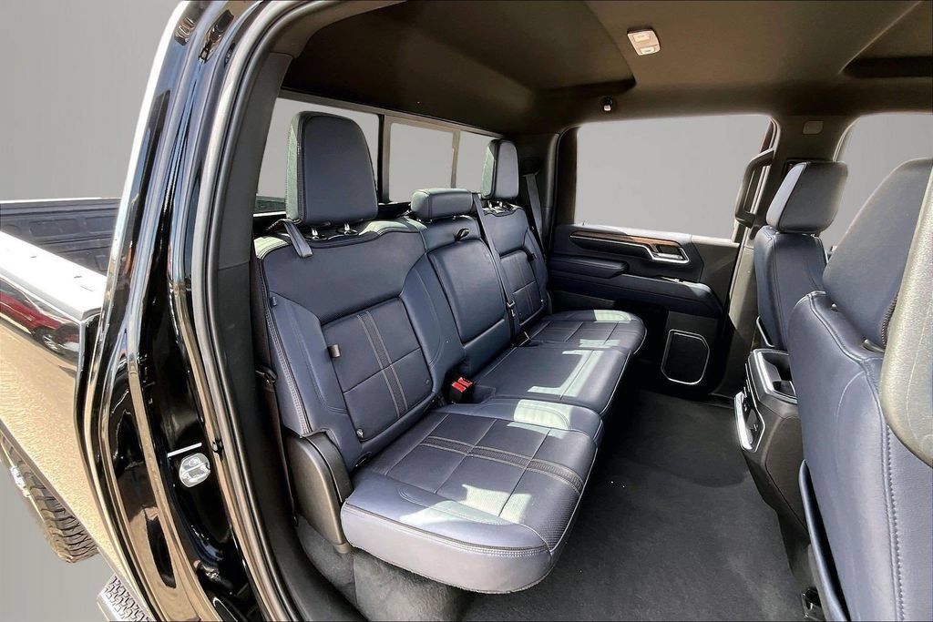 Used 2024 Chevrolet Silverado 3500 High Country w/ Technology Package AWD/4WD image 26