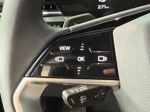 Certified 2025 Audi Q6 e-tron Premium w/ Convenience Package image 15