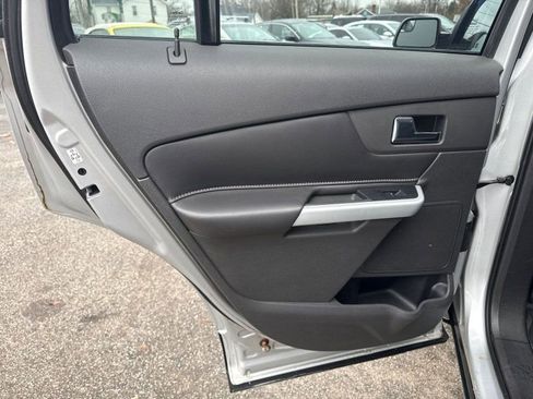 Used 2013 Ford Edge SE image 13