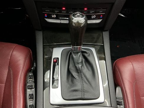 Used 2013 Mercedes-Benz E 550 Coupe image 35