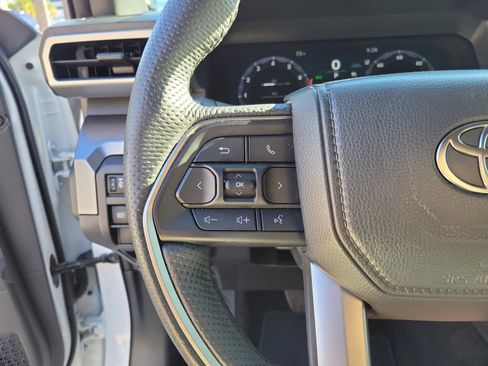 Certified 2025 Toyota Tacoma TRD Off-Road image 13