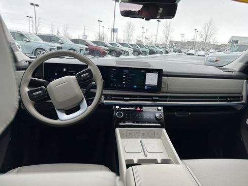 Used 2025 Hyundai Santa Fe Calligraphy image 19