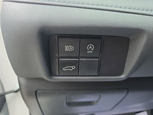 Used 2024 Toyota Highlander LE image 26