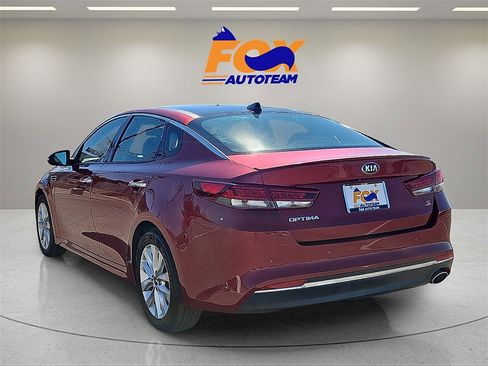 Used 2018 Kia Optima S w/ Panoramic Sunroof Package image 3